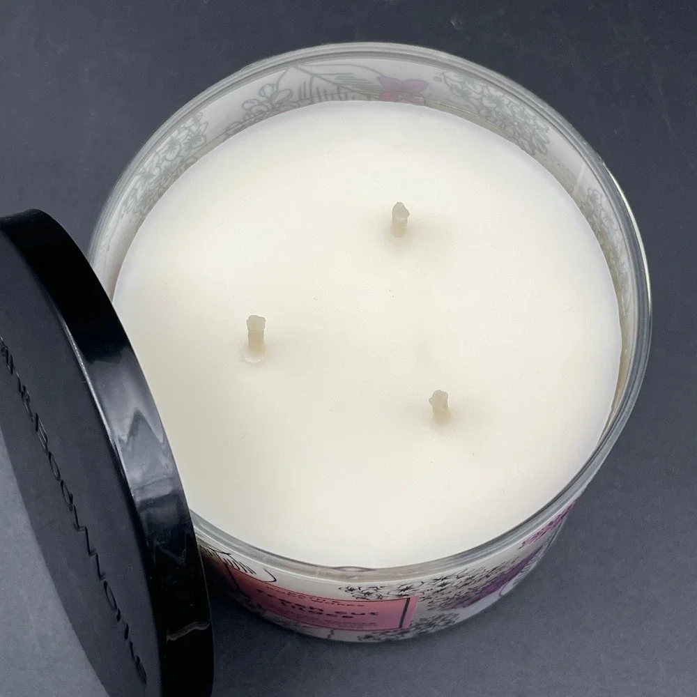 Bath‎ & Body Works Fresh Cut Lilacs 3-Wick Scented Candle 14.5oz Essential Oil